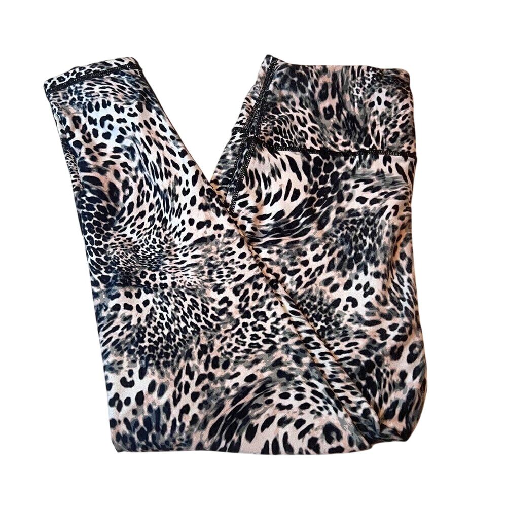 Betsey Johnson leggings black gray white animal print crop length Sz M